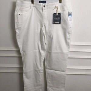 Democracy White Straight Leg Jeans Versatile Style